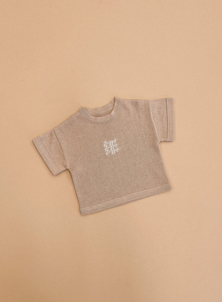Signature Tee | Caramel