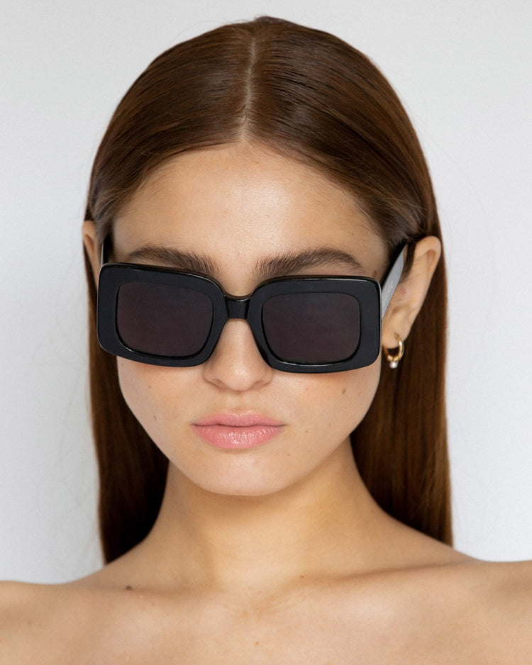 MIA Black | Lu Goldie